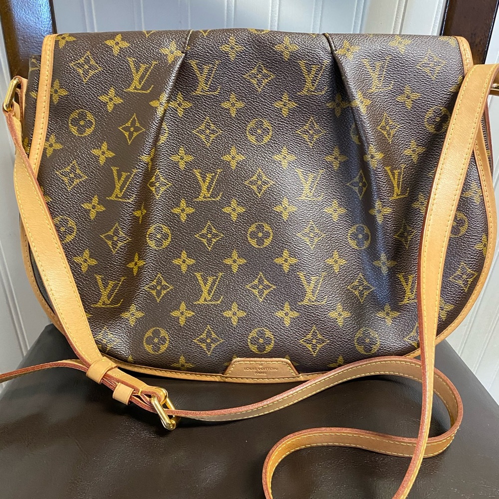 SOLD!!! Louis Vuitton Menilmontant MM
